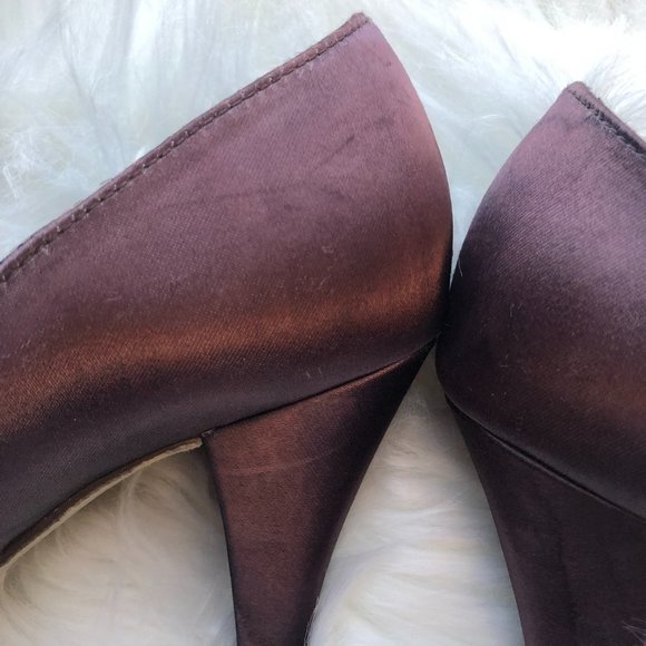 Michaelangelo "Paloma" Dyeable Heels - Picture 8 of 12